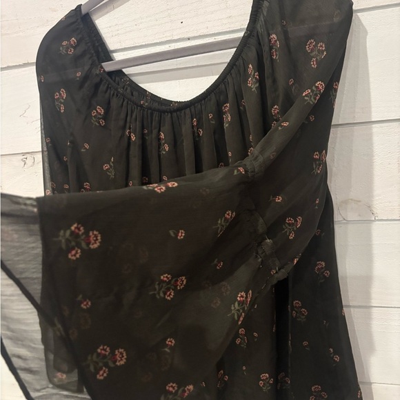 White House Black Market
Bell Sleeve Olive Green Floral Sheer
Blouse Top -Medium - Picture 8 of 9